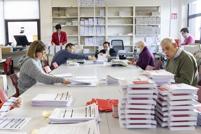 Grupo de personas trabajando en un CEE Prodis