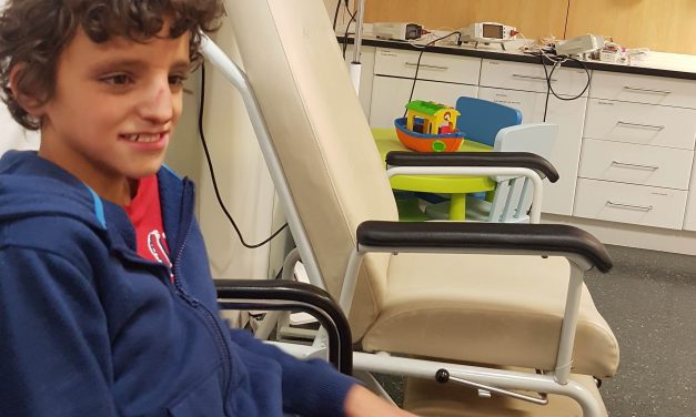 Fractura nasal y atención en urgencias de un paciente con TEA